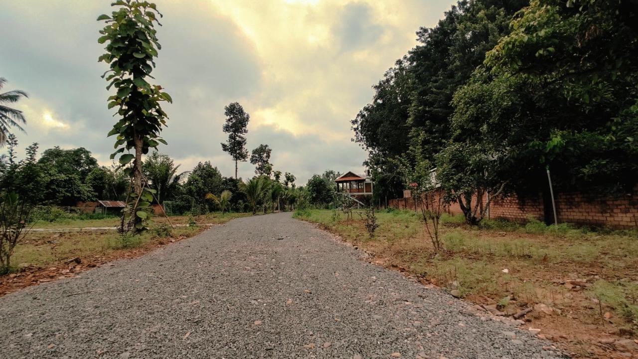 Homestay Dat Viet Cát Tiên Eksteriør billede